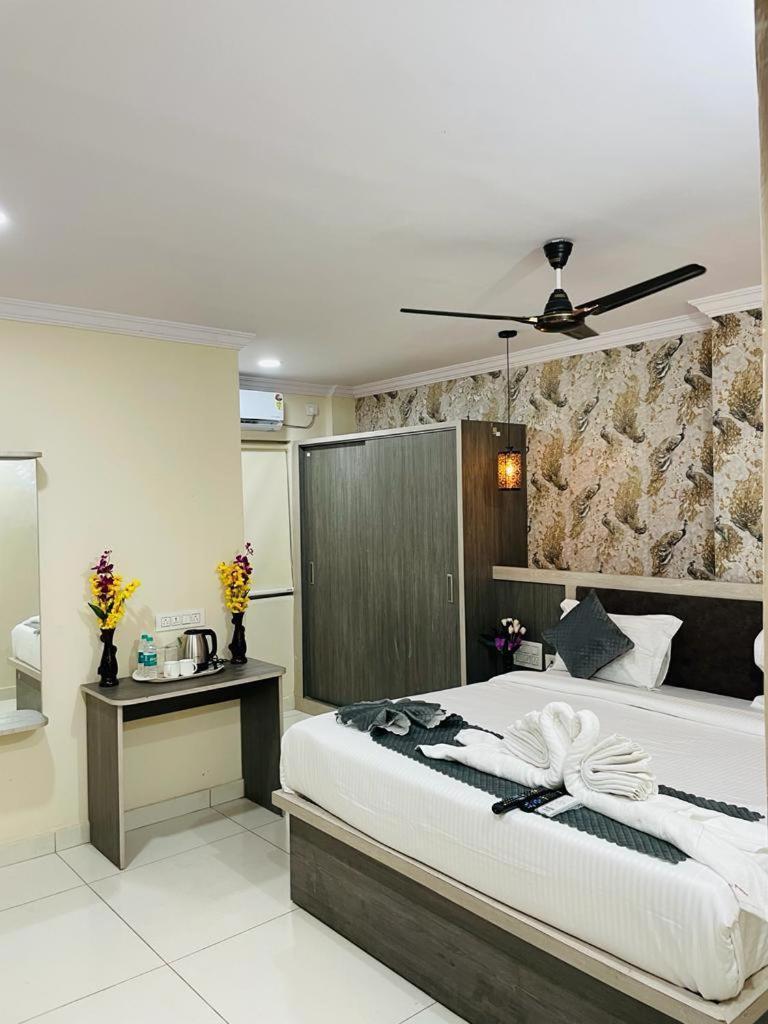 Hotel Blue Petals เชมชาบัด ภายนอก รูปภาพ