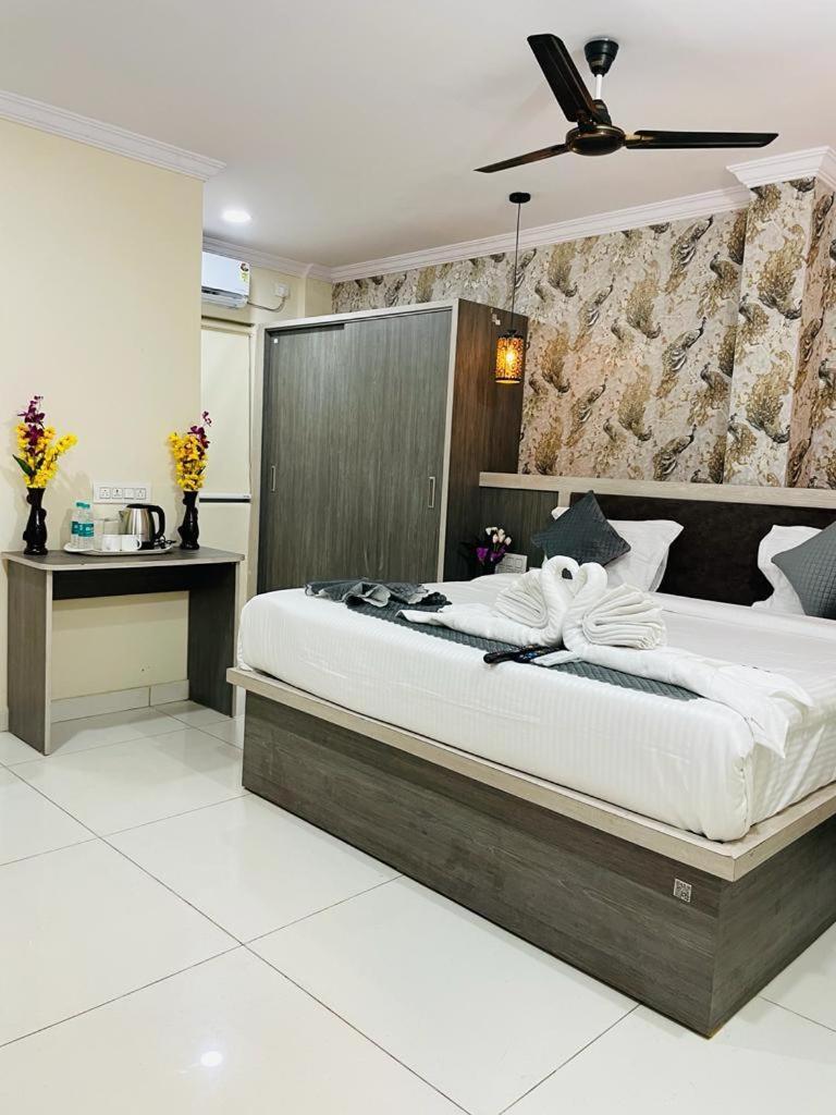 Hotel Blue Petals เชมชาบัด ภายนอก รูปภาพ