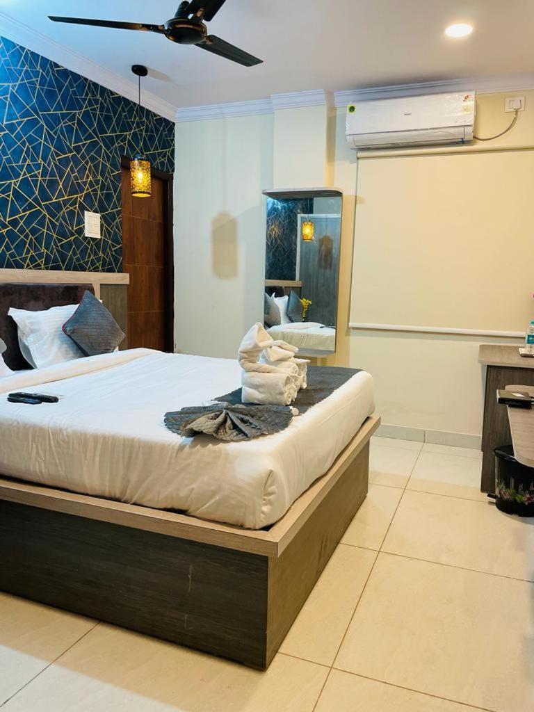 Hotel Blue Petals เชมชาบัด ภายนอก รูปภาพ