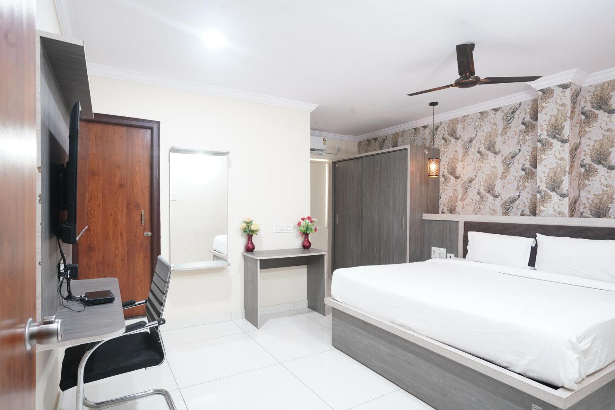 Hotel Blue Petals เชมชาบัด ภายนอก รูปภาพ