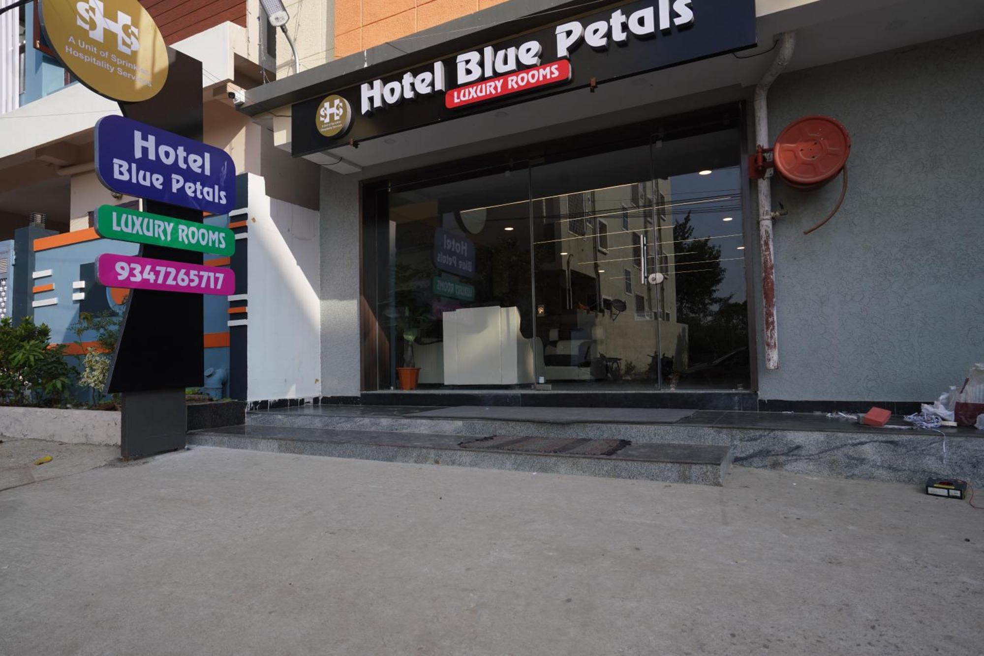 Hotel Blue Petals เชมชาบัด ภายนอก รูปภาพ
